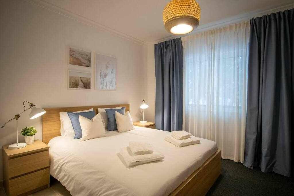 Modern 3Br Apt W/ Lg Terrace, Bbq, Ac & Parking Tavira Eksteriør bilde
